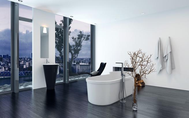 Łazienka na poddaszu – dwie aranżacje salonu kąpielowego